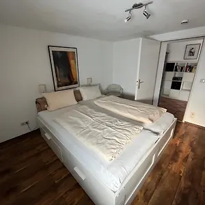 Apartment Familiensuite Mit Garten Und Poolnutzung, Übersee